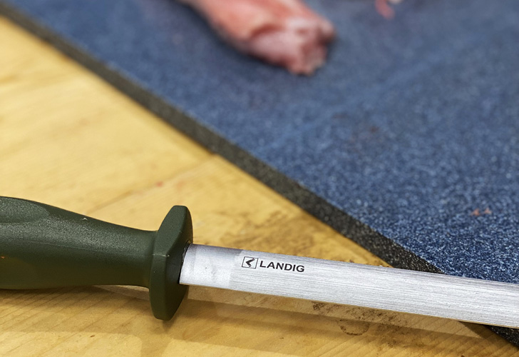 Wetzstahl zur regelm&auml;&szlig;igen Messerpflege zwischen den Sch&auml;rfvorg&auml;ngen