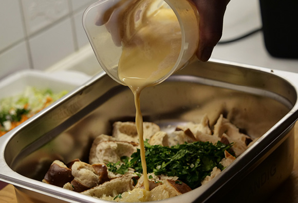 Breznknödel zubereiten